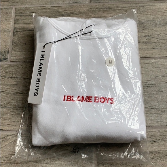 ⭐️ I BLAME BOYS LOGO HOODIE SWEATSHIRT - Picture 2 of 5